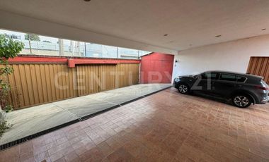 Casa en Venta - en Barrio de Jesús Tlatempa - Cerca del Colegio Intercanadiense