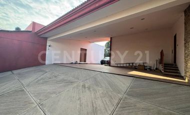 Casa en Venta - en Barrio de Jesús Tlatempa - Cerca del Colegio Intercanadiense