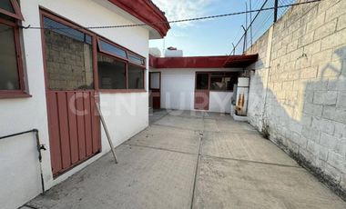 Casa en Venta - en Barrio de Jesús Tlatempa - Cerca del Colegio Intercanadiense