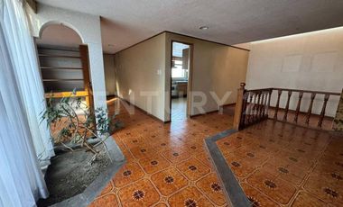 Casa en Venta - en Barrio de Jesús Tlatempa - Cerca del Colegio Intercanadiense