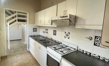 Casa en alquiler en Lomas de Zamora sin expensas