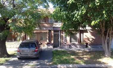 Casa en alquiler en Lomas de Zamora sin expensas