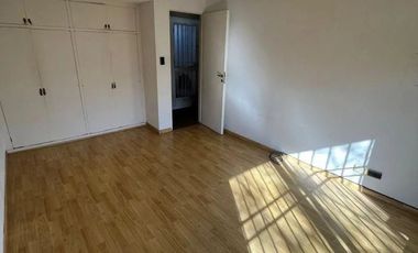 Casa en alquiler en Lomas de Zamora sin expensas