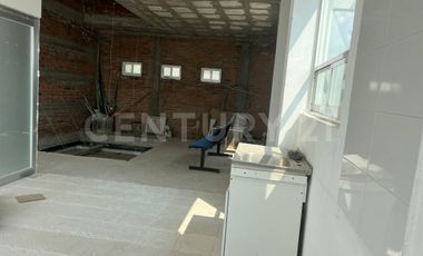 Edificio Comercial en Venta sobre Av. Universidad, SJR | (Oficinas/Consultorios)