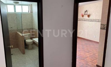 OFICINA EN RENTA EN PUEBLA, COL BUGAMBILIAS CON SERVICIOS INCLUIDOS