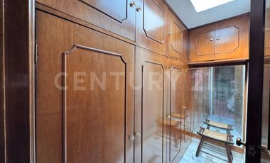 Casa amplia para actualizar con ubicación privilegiada en San Jerónimo Lídice