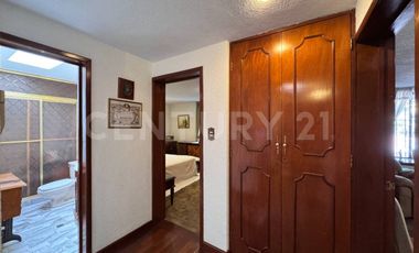 Casa amplia para actualizar con ubicación privilegiada en San Jerónimo Lídice