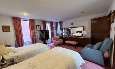 Casa amplia para actualizar con ubicación privilegiada en San Jerónimo Lídice