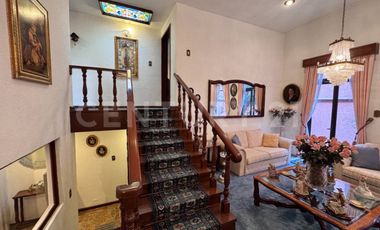 Casa amplia para actualizar con ubicación privilegiada en San Jerónimo Lídice