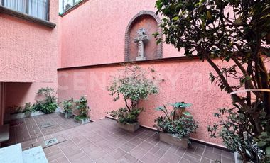 Casa amplia para actualizar con ubicación privilegiada en San Jerónimo Lídice