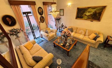 Casa amplia para actualizar con ubicación privilegiada en San Jerónimo Lídice