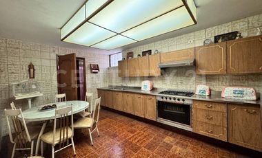 Casa amplia para actualizar con ubicación privilegiada en San Jerónimo Lídice