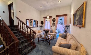 Casa amplia para actualizar con ubicación privilegiada en San Jerónimo Lídice