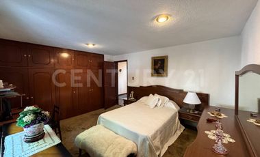 Casa amplia para actualizar con ubicación privilegiada en San Jerónimo Lídice