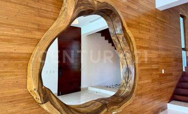 Casa en Venta Canales Puerto Cancún - Muelle privado