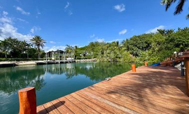 Casa en Venta Canales Puerto Cancún - Muelle privado