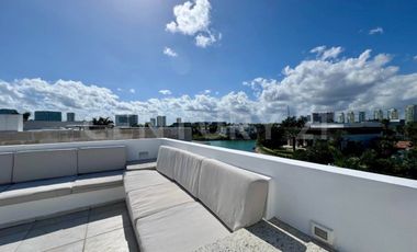 Casa en Venta Canales Puerto Cancún - Muelle privado