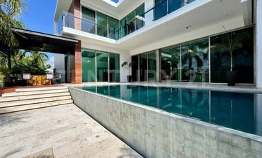 Casa en Venta Canales Puerto Cancún - Muelle privado