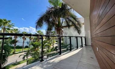 Casa en Venta Canales Puerto Cancún - Muelle privado