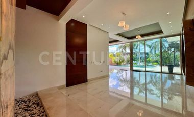 Casa en Venta Canales Puerto Cancún - Muelle privado