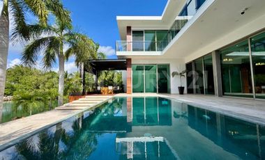 Casa en Venta Canales Puerto Cancún - Muelle privado