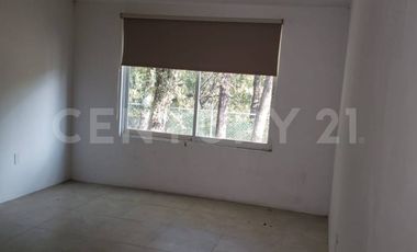 Venta de casa en Puebla, Haras del Bosque de 1,090 m2 de Terreno UN PISO.