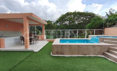 CASA CON 2 ALBERCAS EN VENTA EN COMALA, COLIMA