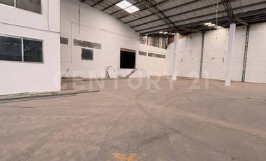 BODEGA EN RENTA-PUEBLA, AV PRINCIPAL FORJADORES.