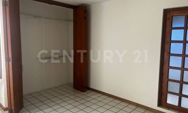 Casa en RENTA de dos plantas en Col. Niños Héroes