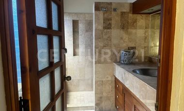 Casa en RENTA de dos plantas en Col. Niños Héroes