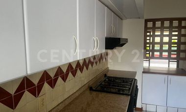 Casa en RENTA de dos plantas en Col. Niños Héroes