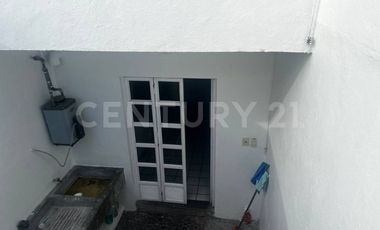 Casa en RENTA de dos plantas en Col. Niños Héroes