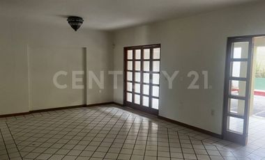 Casa en RENTA de dos plantas en Col. Niños Héroes