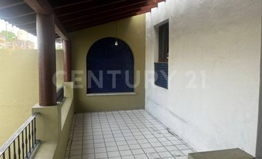 Casa en RENTA de dos plantas en Col. Niños Héroes