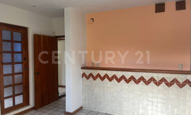 Casa en RENTA de dos plantas en Col. Niños Héroes