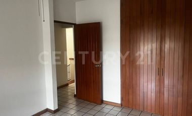 Casa en RENTA de dos plantas en Col. Niños Héroes
