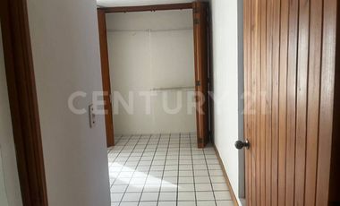 Casa en RENTA de dos plantas en Col. Niños Héroes