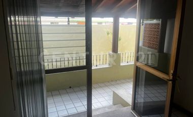 Casa en RENTA de dos plantas en Col. Niños Héroes