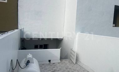 Casa en RENTA de dos plantas en Col. Niños Héroes