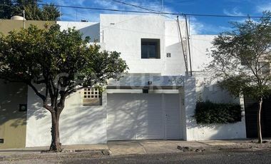Casa en RENTA de dos plantas en Col. Niños Héroes