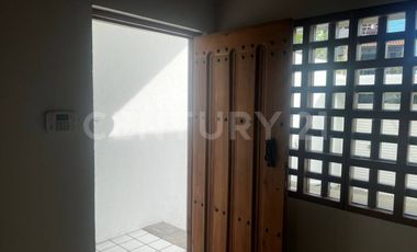 Casa en RENTA de dos plantas en Col. Niños Héroes