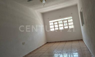 Casa en renta en Av. Insurgentes, Colima, Colima