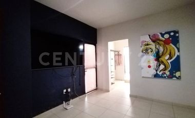 Casa en Renta o para Oficinas Sobre avenida en Manzanillo Barrio #5