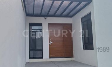 Casa en Renta o para Oficinas Sobre avenida en Manzanillo Barrio #5