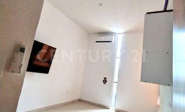 Casa en Renta o para Oficinas Sobre avenida en Manzanillo Barrio #5