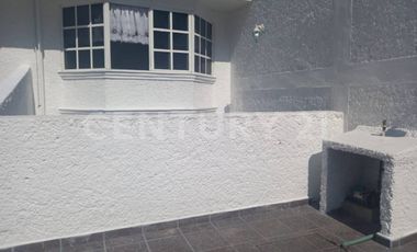 Se Renta Casa en Bosques de lago