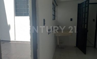 Se Renta Casa en Bosques de lago