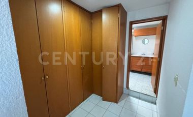 Consultorio con Baño en Renta en La Floresta, SJR, Querétaro.