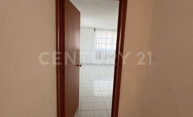 Consultorio con Baño en Renta en La Floresta, SJR, Querétaro.