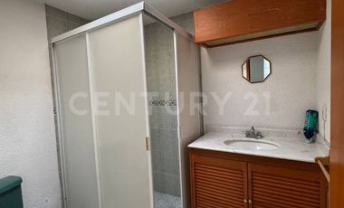 Consultorio con Baño en Renta en La Floresta, SJR, Querétaro.